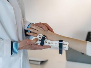 Mengenal Jenis-jenis Fraktur (Patah Tulang) dan Pengobatannya