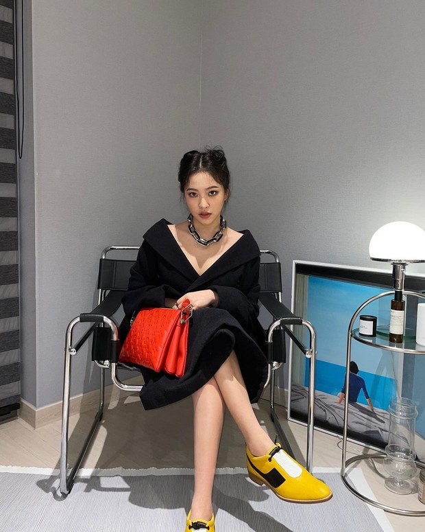 Gaya fashion Yeri Red Velvet