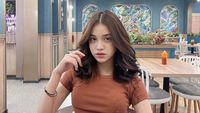 Gaya Ngopi Clara Lasut, Aspri Terbaru Hotman Paris yang Cantik