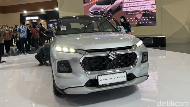 Harga Resmi generasi terbaru Suzuki Grand Vitara diperkenalkan di Jakarta Auto Week 2023.