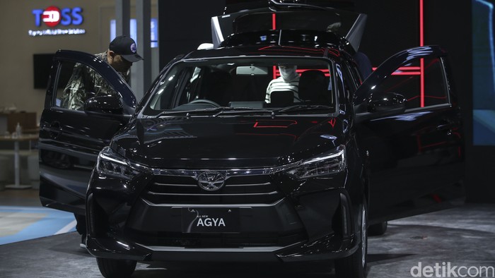 Ini Generasi Terbaru Toyota Agya, Berapa Harganya? cicilan mobil termurah