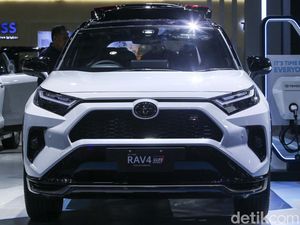Toyota Siapkan Mobil Hybrid Made in Indonesia Lagi Tahun Ini! Toyota Siapkan Mobil Hybrid Made in Indonesia Lagi Tahun Ini!