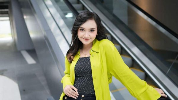 5 Potret Jihan Audy yang Dianggap Manis Alami