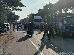 Pantura Rembang Macet Imbas Kecelakaan Maut Bus dan 2 Truk di Pasarbanggi