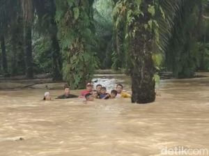 Banjir di Dharmasraya Sumbar: Ratusan Rumah, Sekolah dan Polindes Terendam