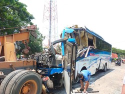 9 Jam Terjepit Truk di Pantura Rembang, 1 Korban Tewas Akhirnya Dievakuasi