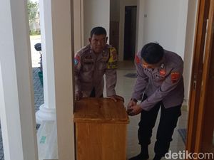 Aksi ABG Kuras 2 Kotak Infak Masjid di Klaten Terekam CCTV