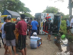 Kesaksian Warga Ngerinya Kecelakaan Maut Bus Vs 2 Truk di Pantura Rembang