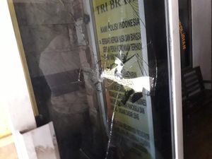 Ngamuk Bawa Golok di Markas Polisi Bikin Pria Cipayung Jadi Tersangka Ngamuk Bawa Golok di Markas Polisi Bikin Pria Cipayung Jadi Tersangka