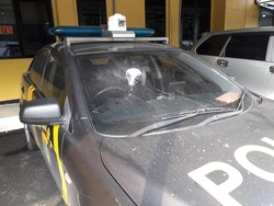 Kronologi Pria Bergolok Ngamuk Rusak Mobil dan Kaca Polsek Cipayung