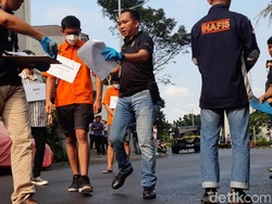 Mario Dandy Menunduk hingga Tutupi Mata Saat Reka Ulang Aniaya David