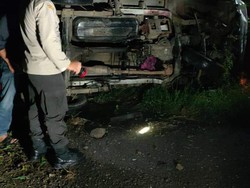 Mobil Pikap di Sulut Oleng hingga Terperosok ke Tebing, 2 Orang Luka