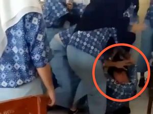 Siswi SMK Makassar Dikeroyok gegara Pelaku Emosi Ditatap, Polisi Selidiki Siswi SMK Makassar Dikeroyok gegara Pelaku Emosi Ditatap, Polisi Selidiki
