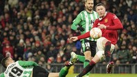 Hasil ini praktis membuka lebar peluang MU lolos ke babak perempatfinal.  
