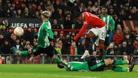 Setan Merah memulai pertandingan dengan apik usai Marcus Rashford menciptakan gol cepat pada menit keenam. REUTERS/Phil Noble  