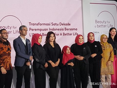 Para alumni peserta L'Oreal Beauty for a Better Life dengan para pembicara