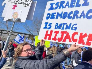 Pemrotes di Israel Gelar Hari Perlawanan Atas Kediktatoran