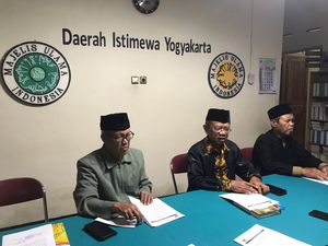MUI DIY Tegaskan Bakal Nonaktifkan Pengurus Ikut Jadi Pendukung Capres MUI DIY Tegaskan Bakal Nonaktifkan Pengurus Ikut Jadi Pendukung Capres