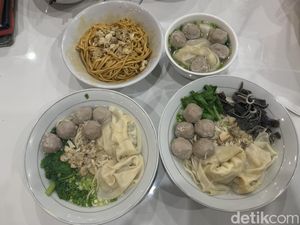 Nikmatnya Makan Mie Yamin khas Bandung, Makin Lezat Pakai Potongan Babat Nikmatnya Makan Mie Yamin khas Bandung, Makin Lezat Pakai Potongan Babat