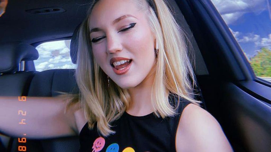 Foto Wanita Jadi ART Topless Dibayar Rp 46 Juta, Kerja Sambil Dijaga Sekuriti Foto Wanita Jadi ART Topless Dibayar Rp 46 Juta, Kerja Sambil Dijaga Sekuriti