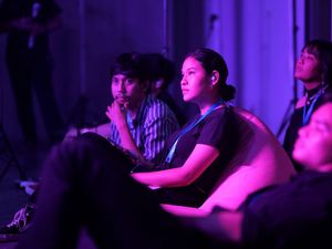 Jajal Fitur Galaxy Buds2 Pro, Samsung Gelar Silent Concert di Kemang Jajal Fitur Galaxy Buds2 Pro, Samsung Gelar Silent Concert di Kemang