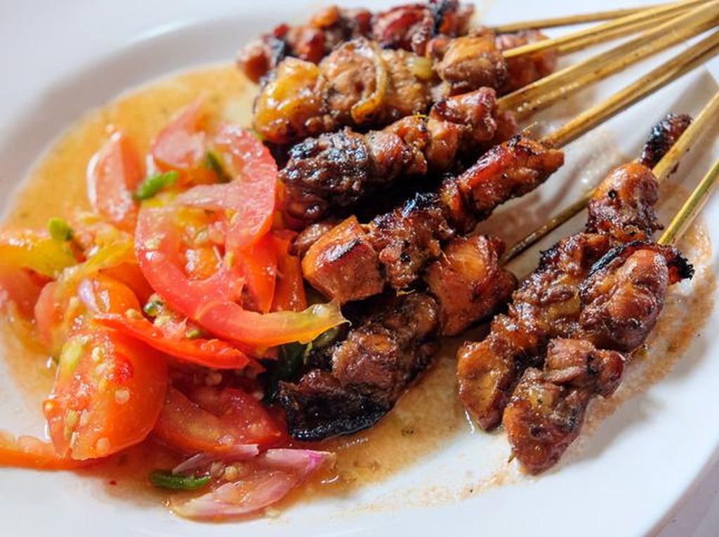 Empuk Juicy! 5 Tempat Makan Sate Kambing khas Tegal di Jakarta