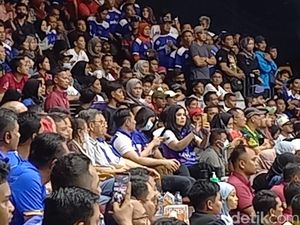 Serunya SBY-AHY Nonton Proliga 2023 di GOR Sritex Solo Serunya SBY-AHY Nonton Proliga 2023 di GOR Sritex Solo