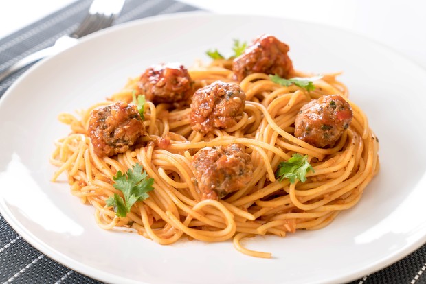 Spagetti merupakan makanan tinggi karbohidrat