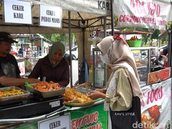 Intip Surganya Jajanan Enak Murah di Timur Alun-alun Lamongan