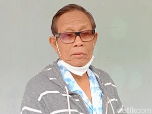 Tarzan Srimulat Buka Sebab Didenda PLN Rp 90 Juta: Nggak Bisa Salahkan Sana-Sini Tarzan Srimulat Buka Sebab Didenda PLN Rp 90 Juta: Nggak Bisa Salahkan Sana-Sini