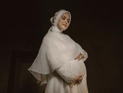 Paniknya Vebby Palwinta Terjebak Macet Jelang Melahirkan Anak ke-2