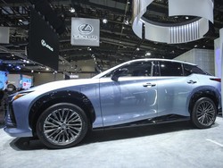 Kenapa Harga Lexus RZ Belum Diumumkan di Indonesia?