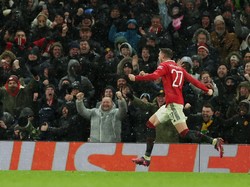 Itu adalah gol kedua Wout Weghorst buat MU. Tapi yang ini tetap istimewa karena baru kali ini ia bikin gol di Old Trafford. Foto: REUTERS/PHIL NOBLE