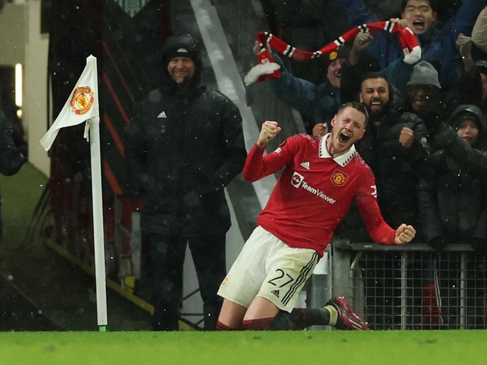 Soccer Football - Europa League - Round of 16 - First Leg - Manchester United v Real Betis - Old Trafford, Manchester, Britain - March 9, 2023 Manchester Uniteds Wout Weghorst celebrates scoring their fourth goal REUTERS/Phil Noble