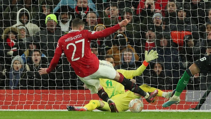 Wout Weghorst vs Real Betis Soccer Football - Europa League - Round of 16 - First Leg - Manchester United v Real Betis - Old Trafford, Manchester, Britain - March 9, 2023 Manchester United's Wout Weghorst scores their fourth goal REUTERS/Phil Noble