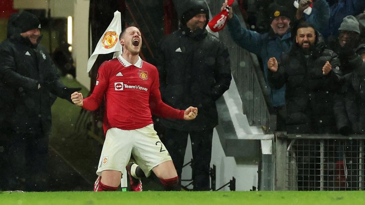 Striker Manchester United Wout Weghorst begitu emosional saat merayakan golnya ke gawang Real Betis. (Foto: REUTERS/PHIL NOBLE)
