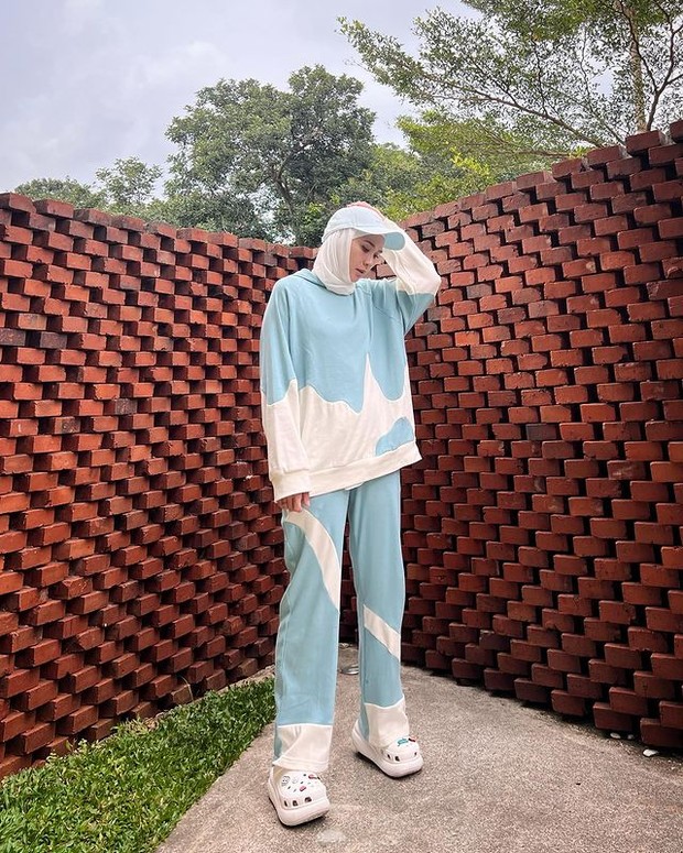 zaskia adya mecca sukses bangun bisnis fashion muslim