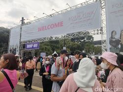 Fans Kesal Banyak Calo Tiket Konser BLACKPINK di GBK, Tawarkan Rp 10 Juta