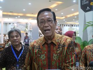 Gunung Merapi Erupsi, Sultan Jogja: Ngebaki sing Dirusak karena Ditambang Gunung Merapi Erupsi, Sultan Jogja: Ngebaki sing Dirusak karena Ditambang