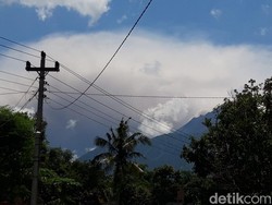 Warga Klakah Boyolali saat Merapi Erupsi: Langit Semula Cerah Nggak Kelihatan