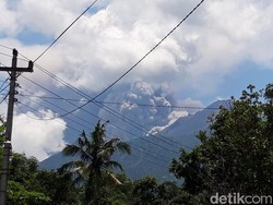 Gunung Merapi Erupsi, 5 Desa di Magelang Jateng Kena Hujan Abu