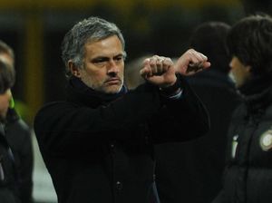 Aksi Berani Antonio Cassano Ledek Mourinho