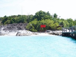 Tak Berizin, Resort dan Wisata Pulau Bawah di Anambas Disegel KKP