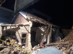 Duka Ledakan Petasan di Malang Sebabkan 1 Orang Tewas-3 Luka Duka Ledakan Petasan di Malang Sebabkan 1 Orang Tewas-3 Luka