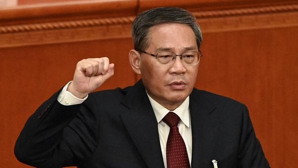 Dulu Kerja di Pabrik, Kini Jadi Perdana Menteri