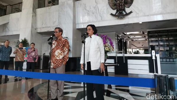 Menko Polhukan Mahfud Md dan Menteri Keuangan Sri Mulyani Indrawati bertemu di Kementerian Keuangan membahas pegawai Kemenkeu yang punya harta tak wajar.