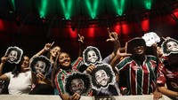 Seperti ini antusiasme fans Fluminense menyambut Marcelo. Media Spanyol AS menyebut, ada 30 ribu fans yang memadati stadion Maracana di momen tersebut. Foto: REUTERS/PILAR OLIVARES