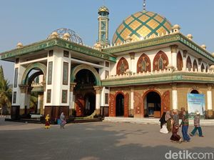 Rekomendasi 7 Destinasi Wisata Religi yang Pas buat Ramadan Rekomendasi 7 Destinasi Wisata Religi yang Pas buat Ramadan