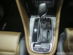 Sering Jadi Perdebatan, saat Tunggu Lampu Merah Gigi Mobil Matic N atau D?