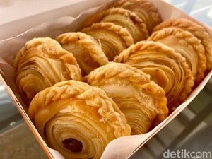 5 Tempat Pesan Pastel Bulat yang Isinya Padat